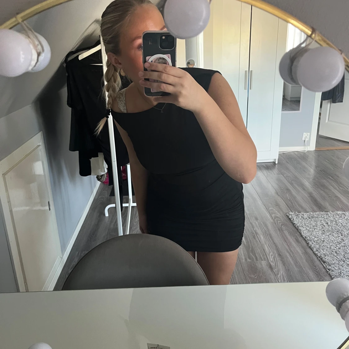 Svart tight kortklänning - 1