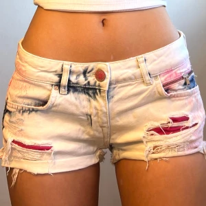 Jeansshorts - Midjemått: 37cm. Betala via appen eller swish 💖