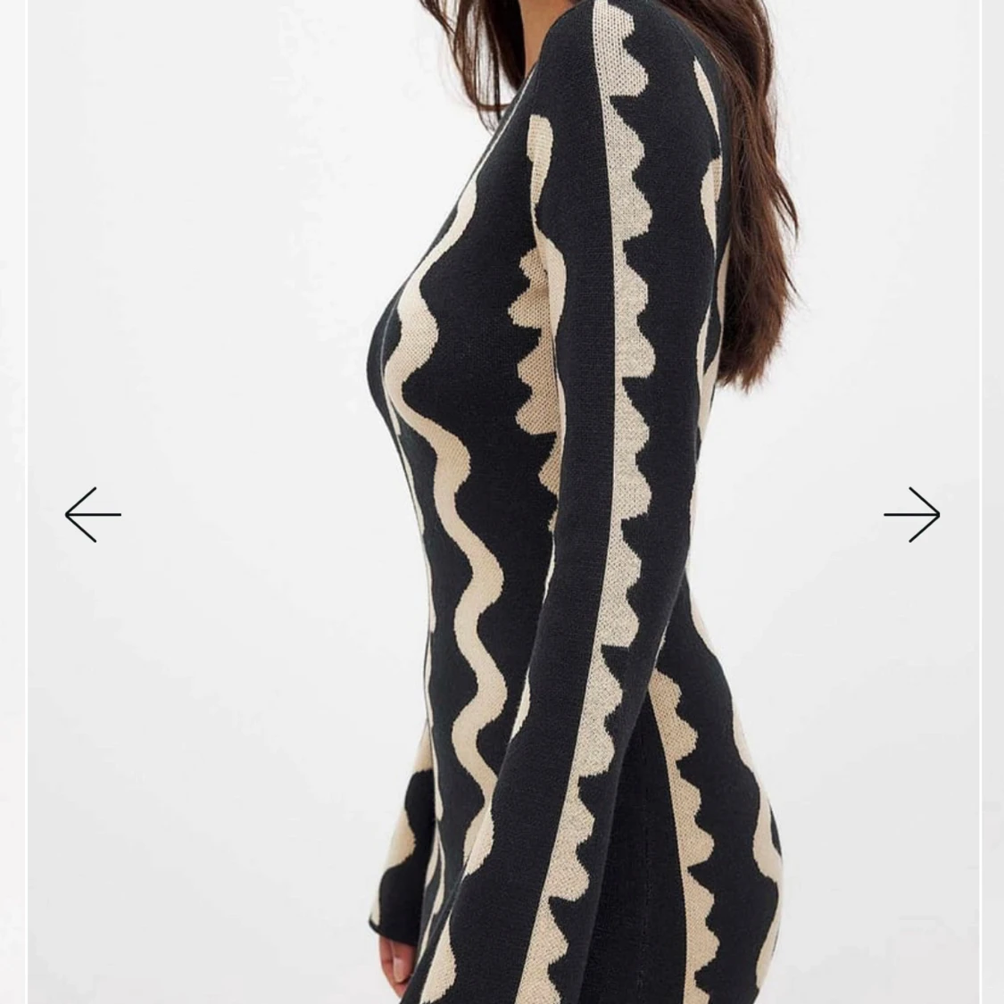 Jacquardstickad långklänning med vågigt mönster - 2