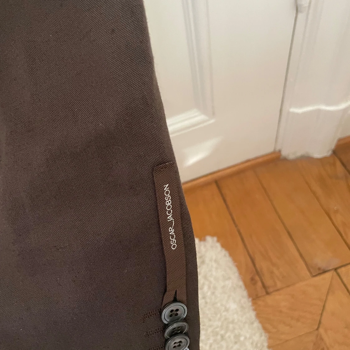 Brun dubbelknäppt kavaj från Oscar Jacobson - 2