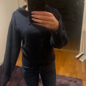 Stickad hoodie 💖 - Super fin stickad hoodie från Gina  🩷