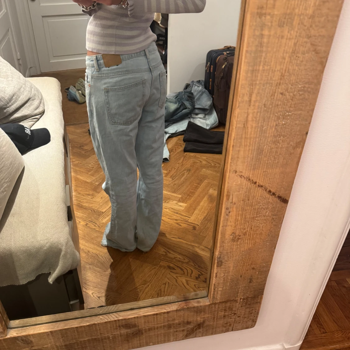 Ljusblå raka jeans - 2