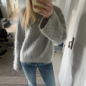 Mohair tröja - Säljer min asfina mohair tröja från other stories!💕❤️