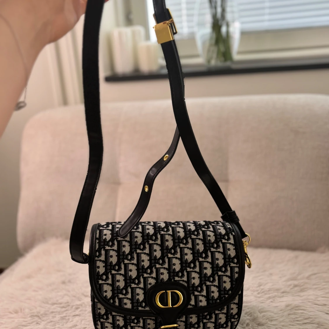 Dior 30 Montaigne axelväska i svart och vit canvas