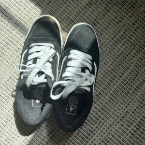 Vans - Nya vans skor som endast är använda 1-2 gånger! Nypris 1000kr