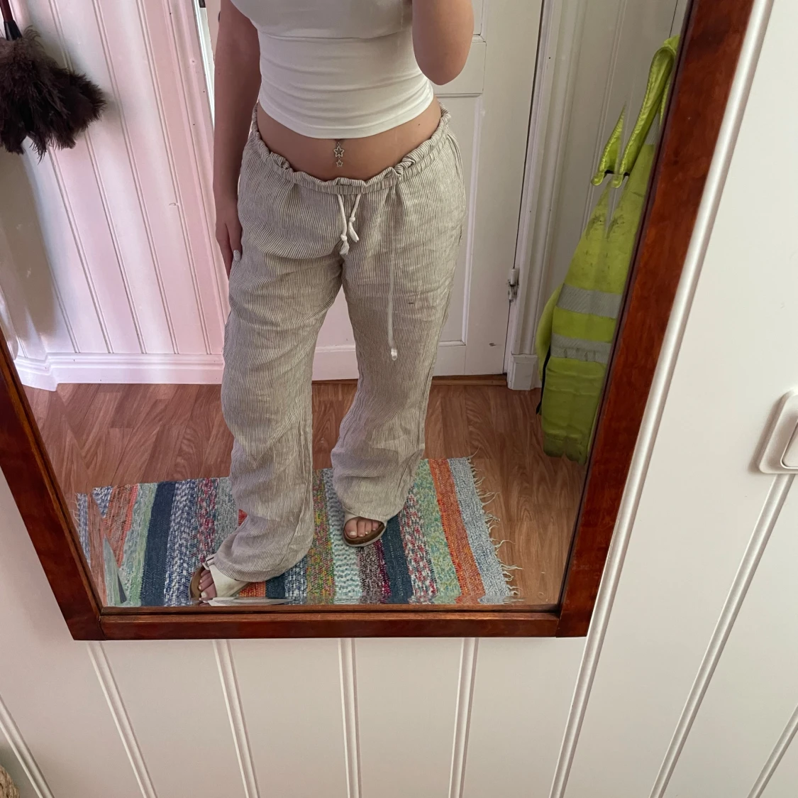 Beige linnebyxor från Brandy Melville