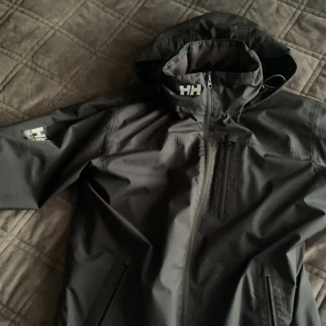 Svart vindjacka från Helly Hansen