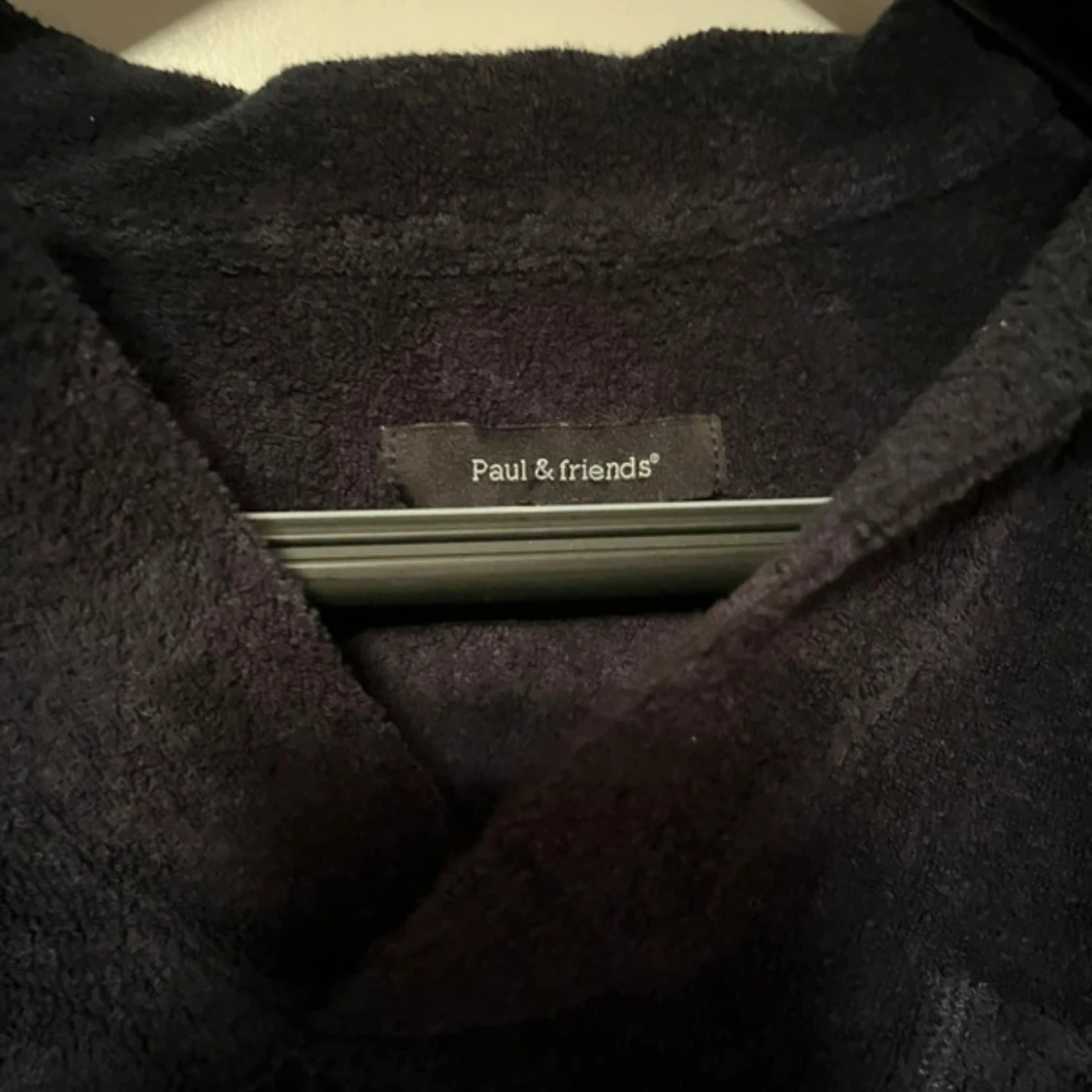 Mörkblå frotté långärmad tröja från Paul & friends - 1