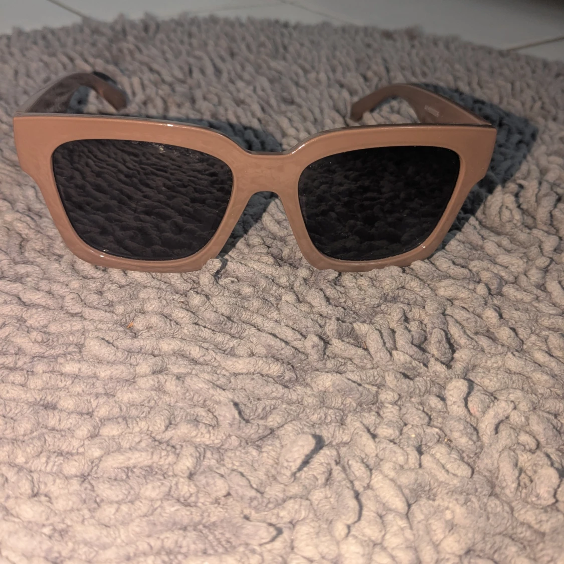 Bruna chimiliknande solglasögon  - 1