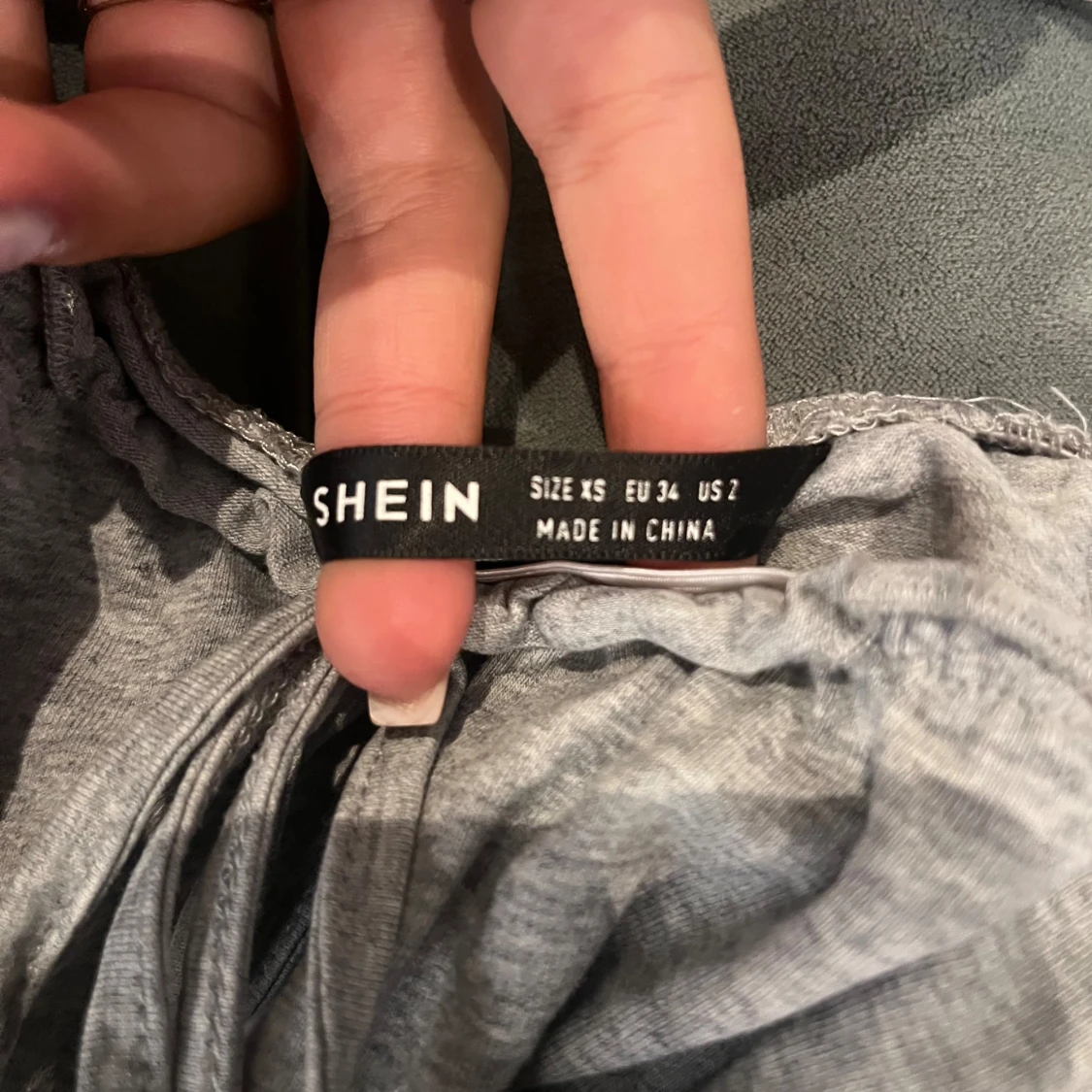 Grå croppad linnetopp från SHEIN - 1