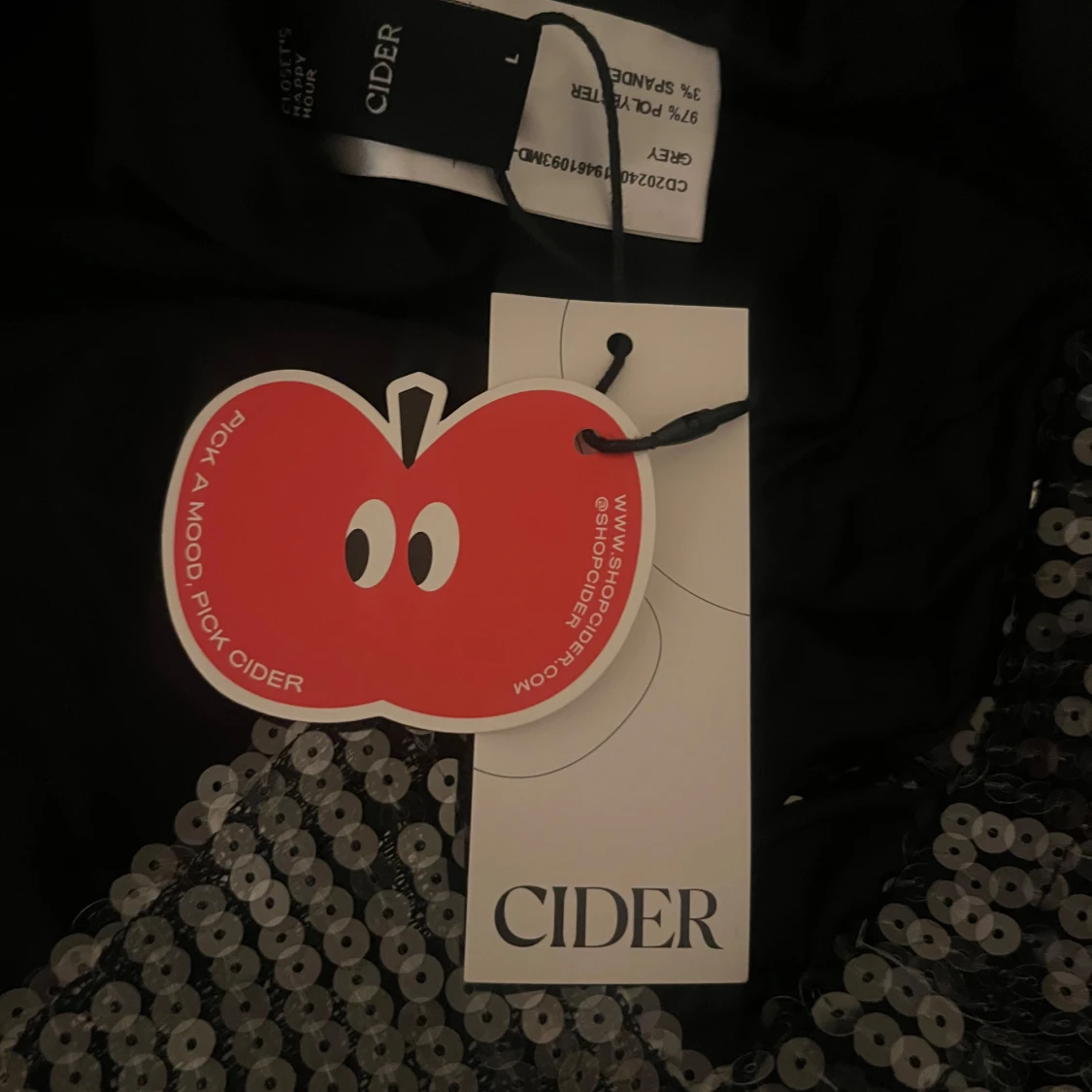 Glittrig silverklänning från Cider - 2