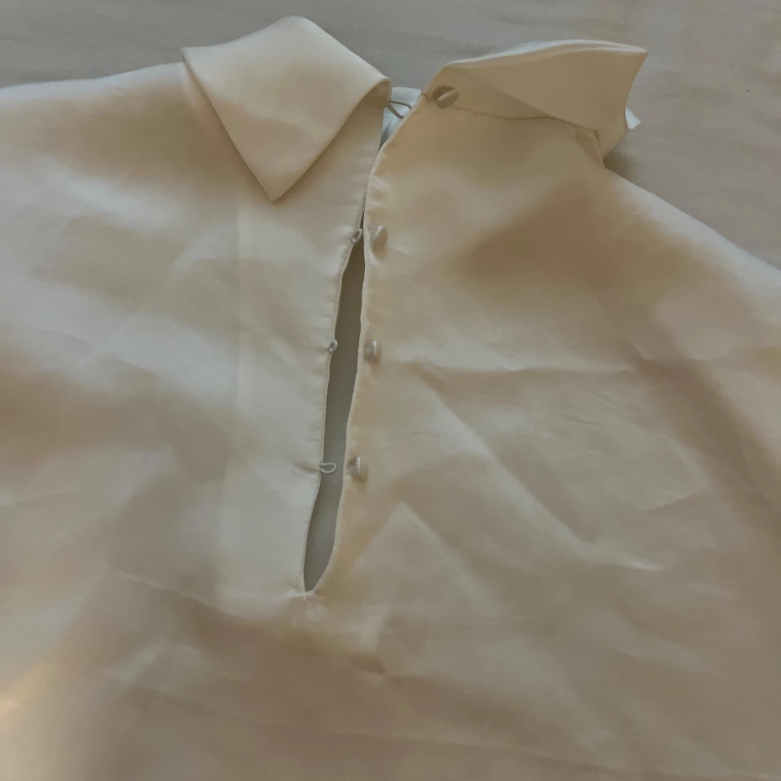 Vit sidenblus från Zara - 3