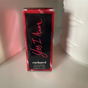 Cacharel: Yes I Am - Cacharel: Yes I Am. 30ml.