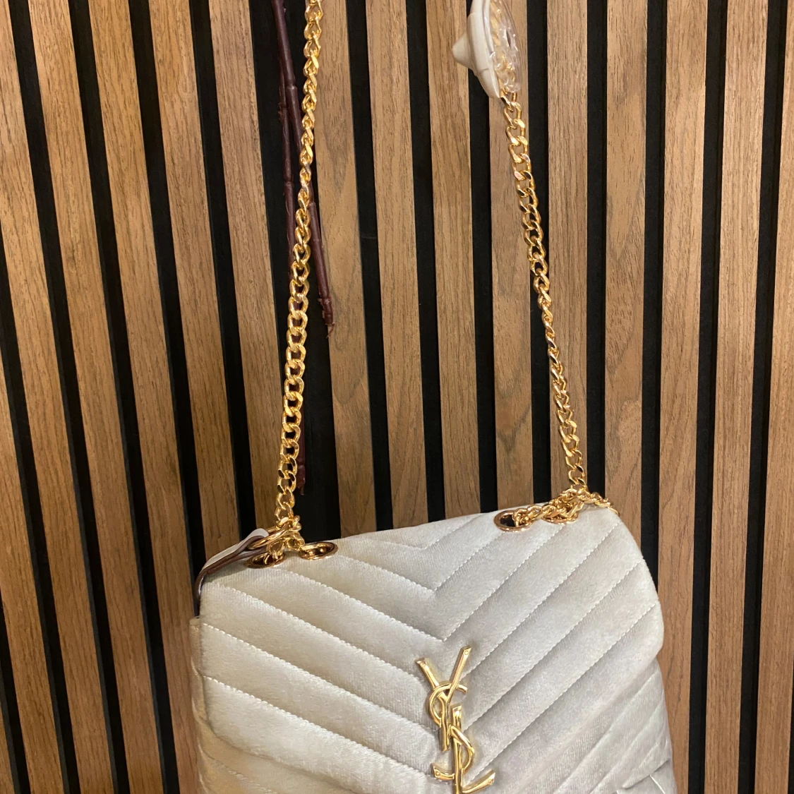 Beige quiltad axelväska  - 1