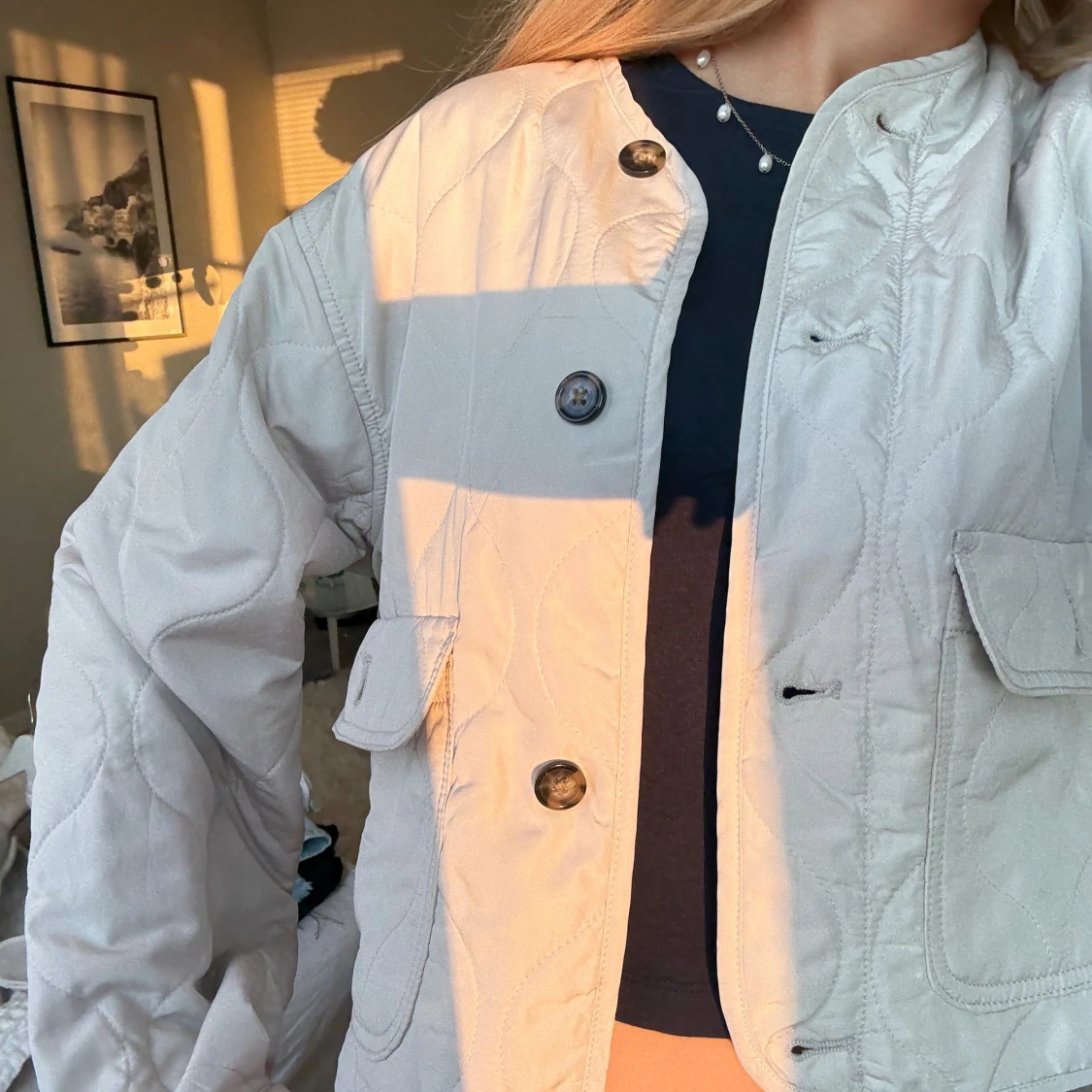 Beige quiltad jacka från H&M - 1