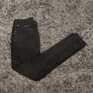Nudie jeans - Säljer dessa feta nudie jeansen | modell pipe led | skick 10/10, inga defekter | storlek 30/30 | hör av er vid minsta lilla fråga:)