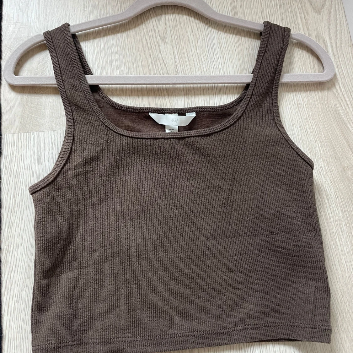 Brun ribbad linnetopp från H&M - 1