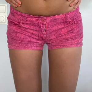 Jeansshorts  - Rosa jeansshorts 