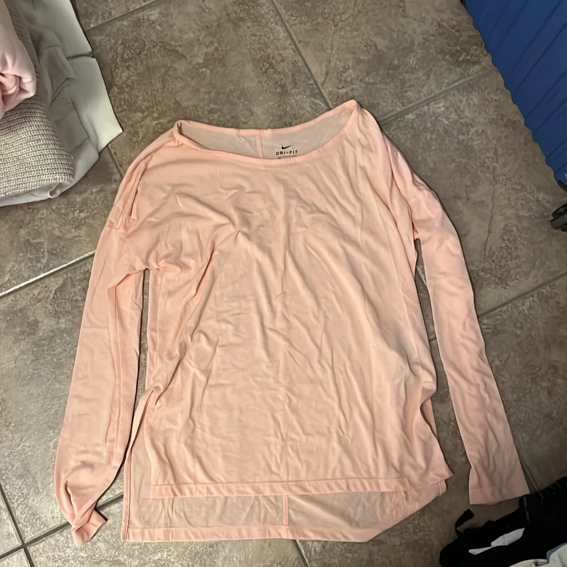 Nike Dri-Fit ljusrosa långärmad tröja