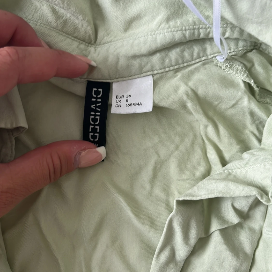 Ljusgrön skjorta från Divided, strl 36 - 1