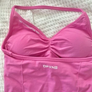 Dfyne topp blossom - Strl S, ny endast prövad, säljer då jag råkat slänga original förpackning💕