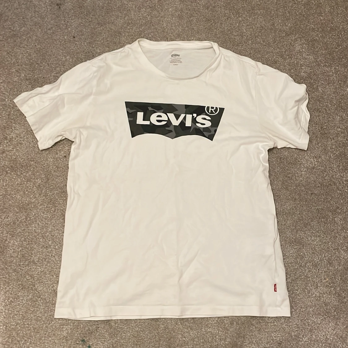 Vit Levis T shirt 