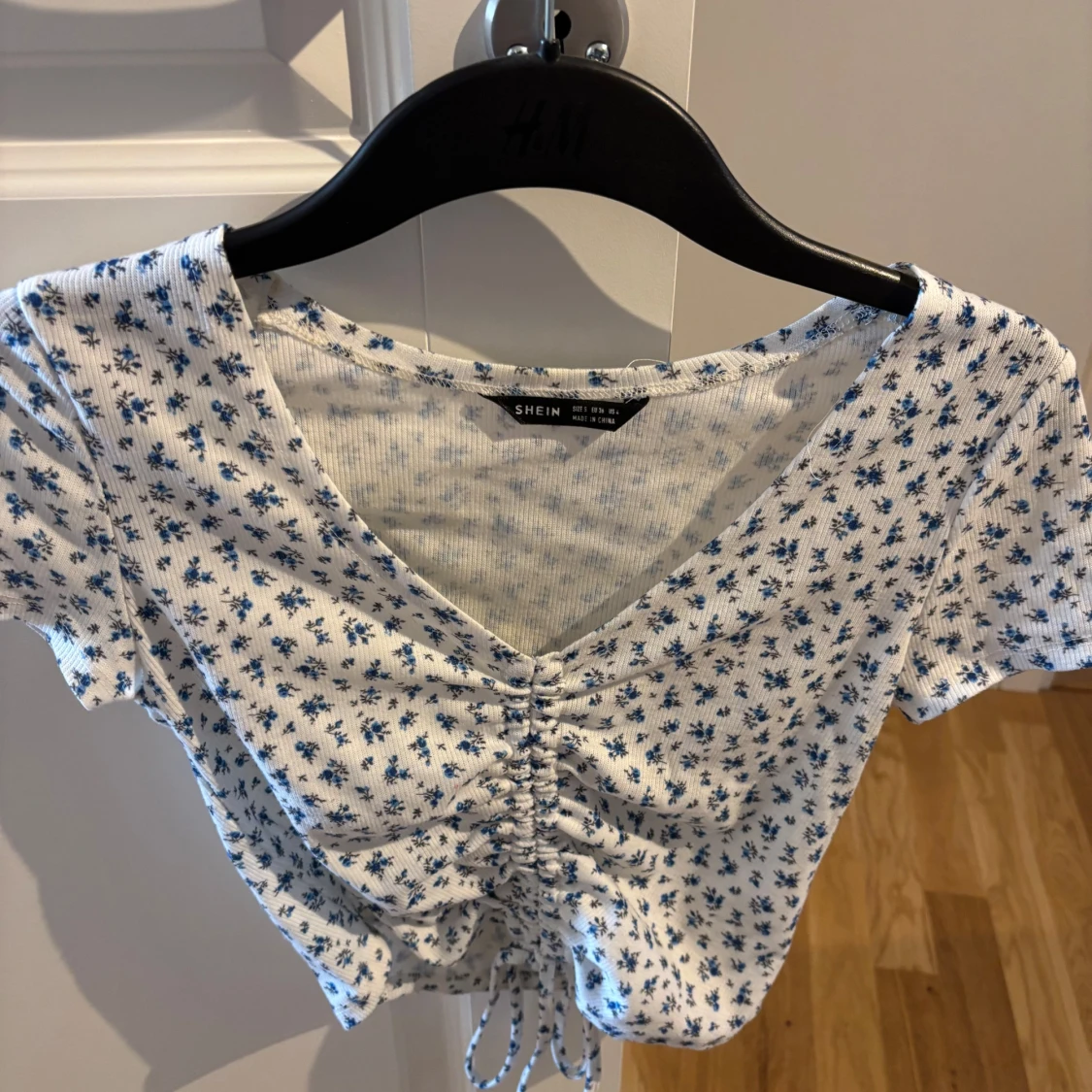 Blommig croppad topp från SHEIN