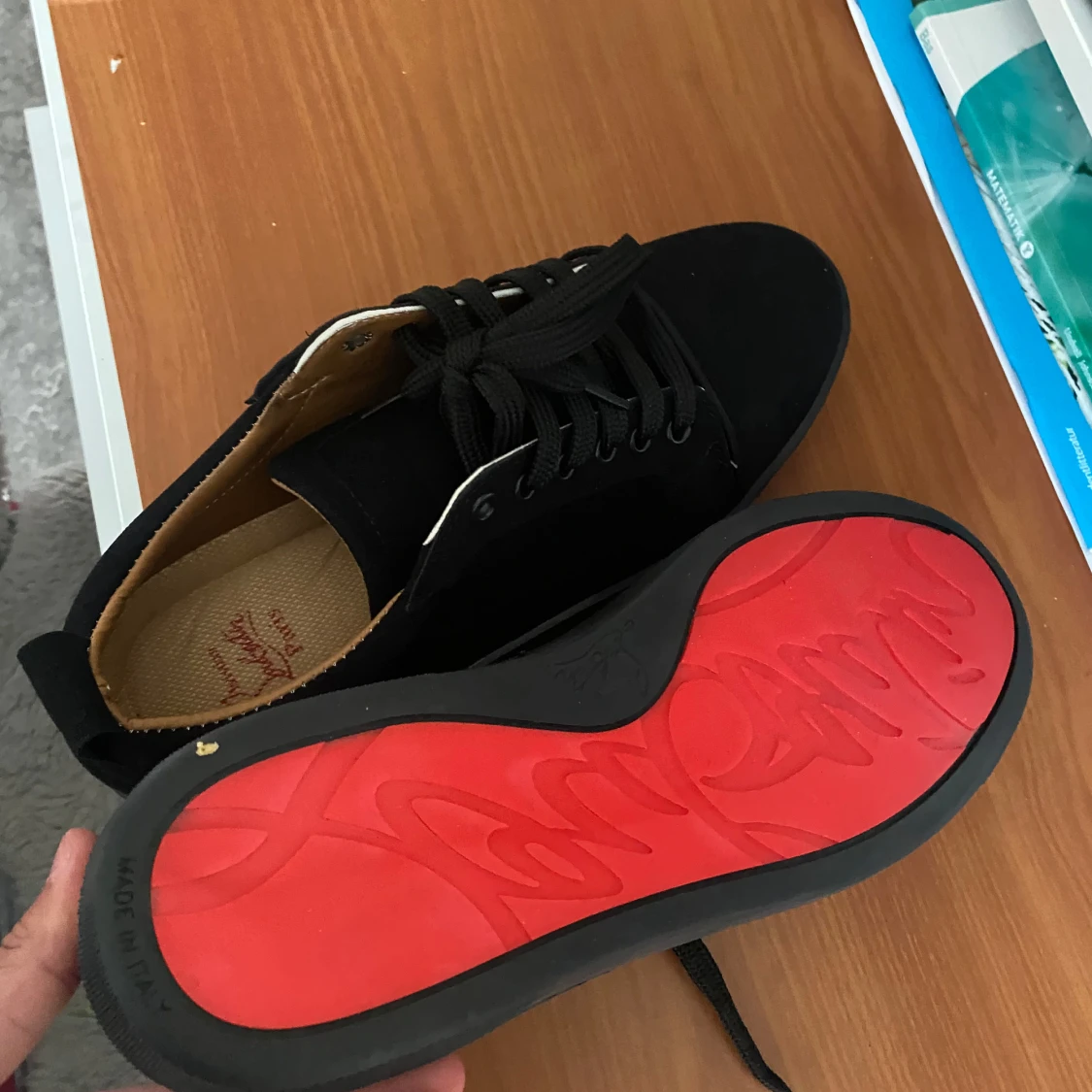 Svarta sneakers från Christian Louboutin