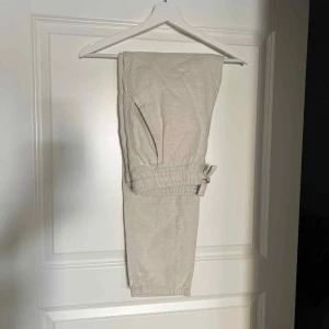 Linnebyxor från Zara - Säljer dessa fräscha linnebyxor från Zara
