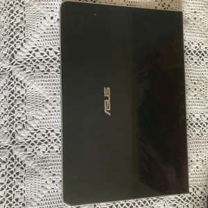 Asus dator - Säljer min Asus bärbara dator som jag inte använder längre behövs ett nytt batteri. Inget är fel på den funkar som den ska