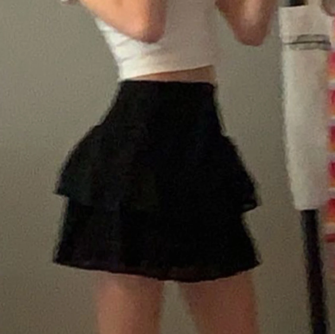 Svart volangkjol - 1