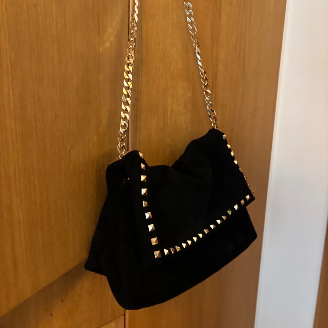 Mockaväska med nitar - 1