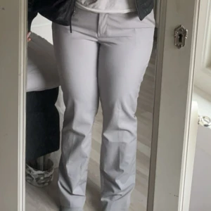 Kostymbyxor - Säljer de här jättefina kostymbyxorna från hm då jag tyvärr inte använder de längre. ❤️Skriv om ni har frågor eller vill ha fler bilder❤️
