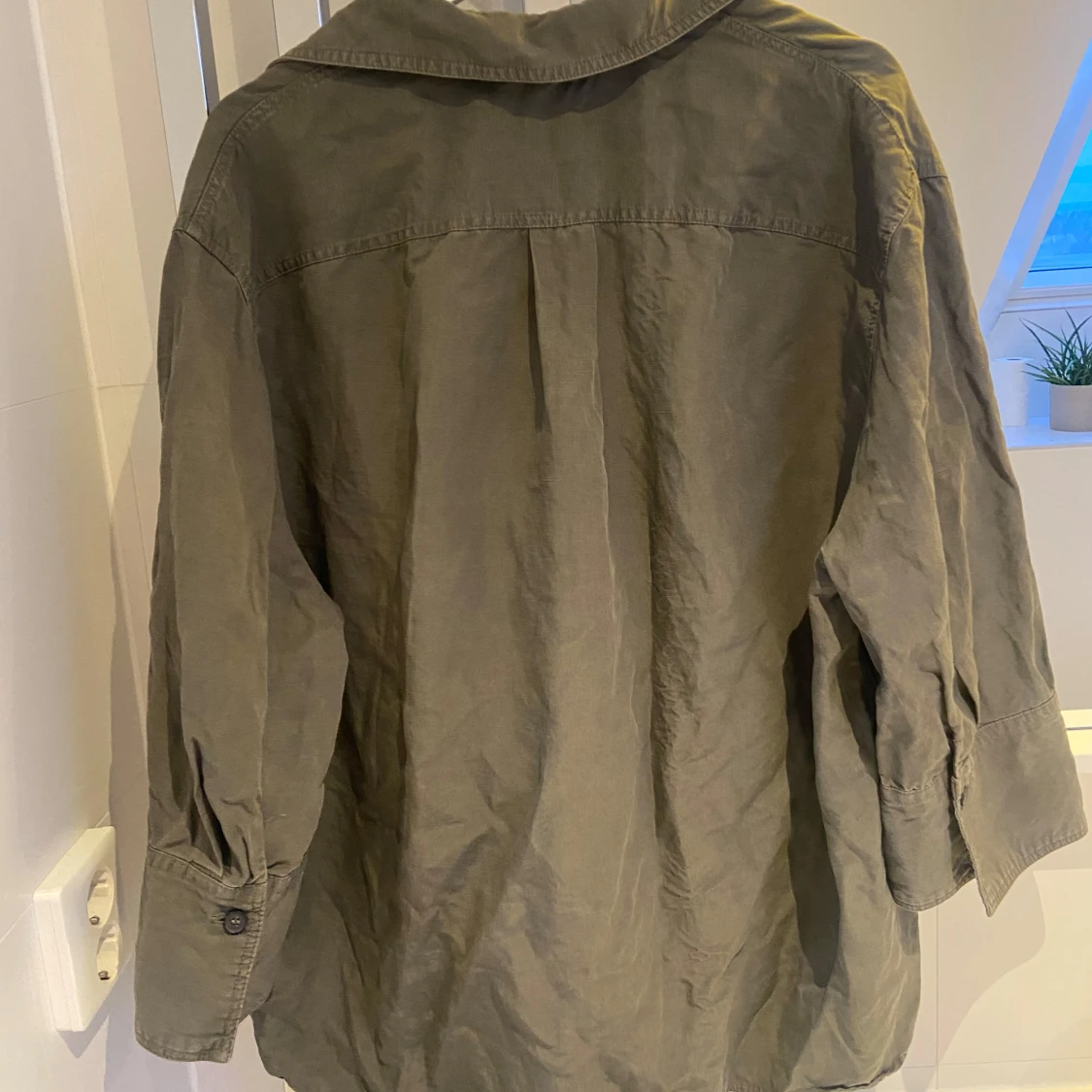 Olivgrön skjorta från Zara - 1