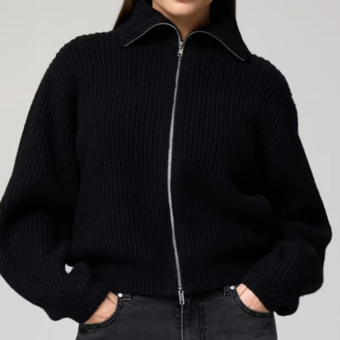 Svart ribbad kofta med dragkedja - 2