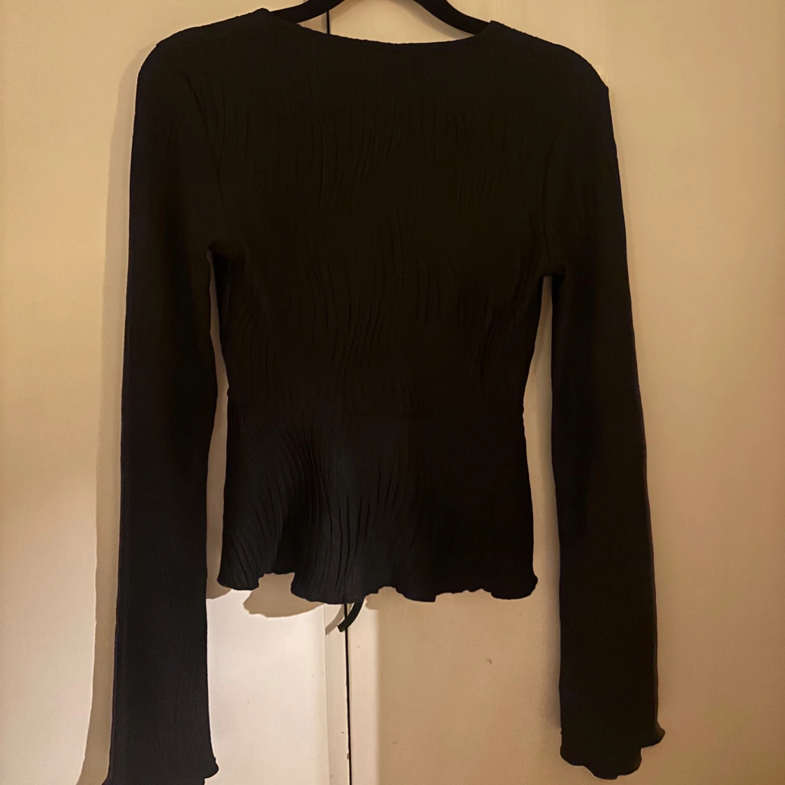 Svart blus från Gina tricot - 1