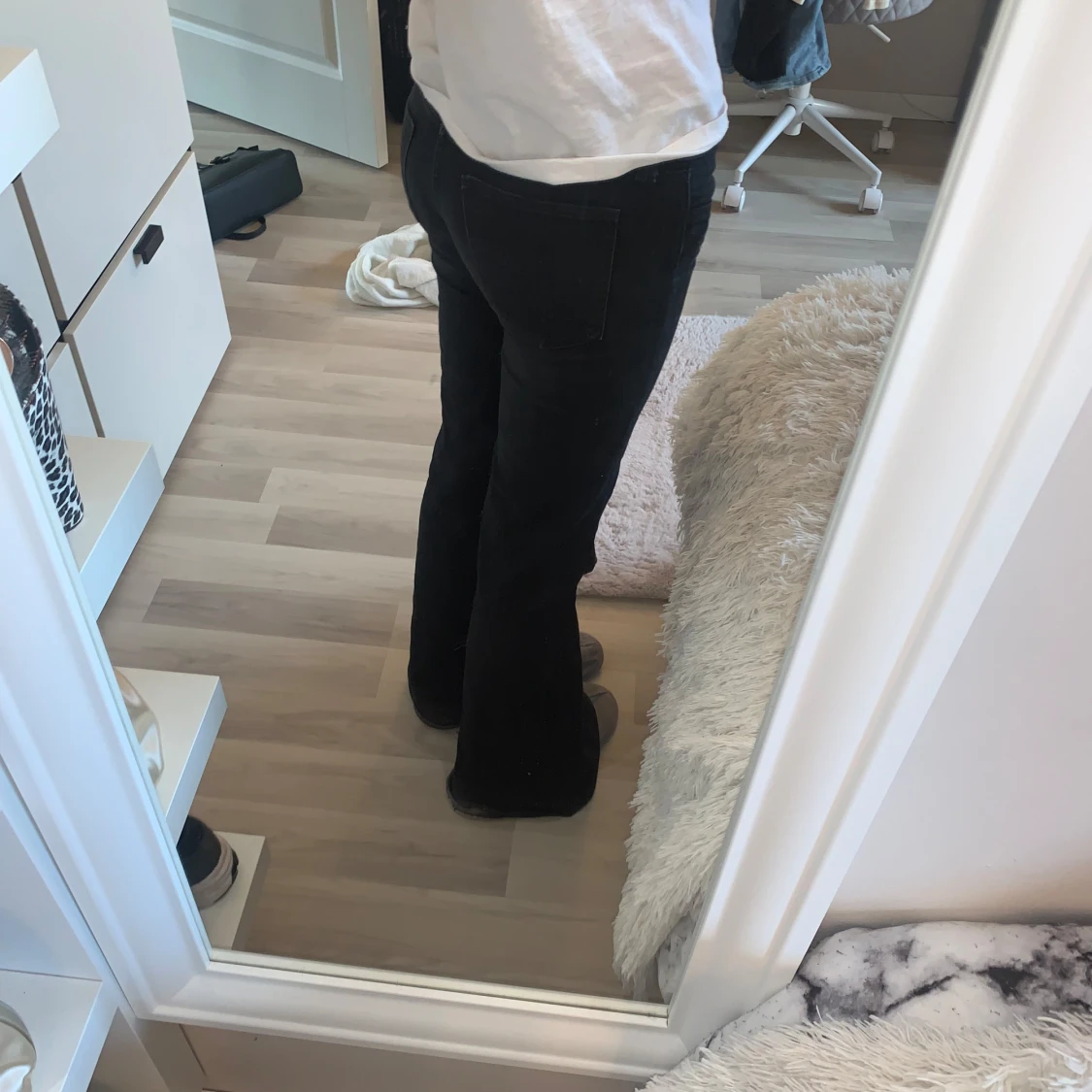 Svarta bootcut jeans - 1