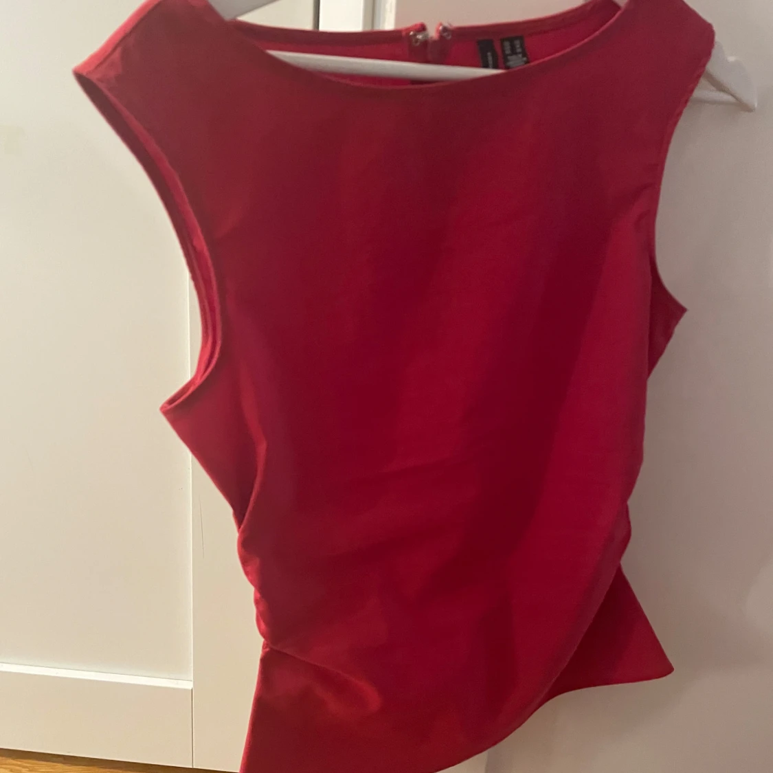 Röd ärmlös topp från vero Moda - 1