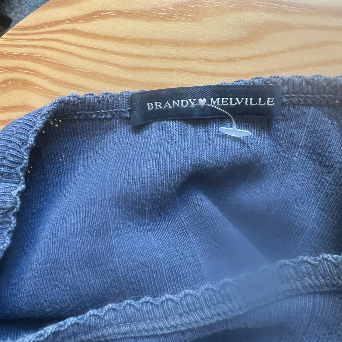 Mörkblå ribbad tröja från Brandy Melville - 1