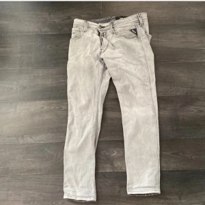 Repley Hyperflex jeans - Repley hyperflex grå jeans. Skick 8/10. Storlek 31/30. Hör av dig om du vill ha fler bilder eller om du har någon fråga.