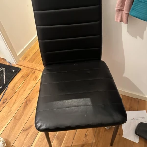 Stolar  - Jättefina stolar 8st för 950kr 