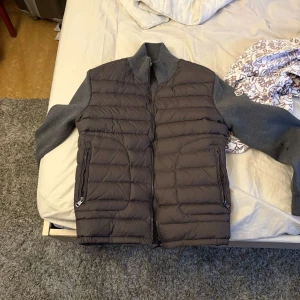 Moncler jacka - Size M/ bra skick