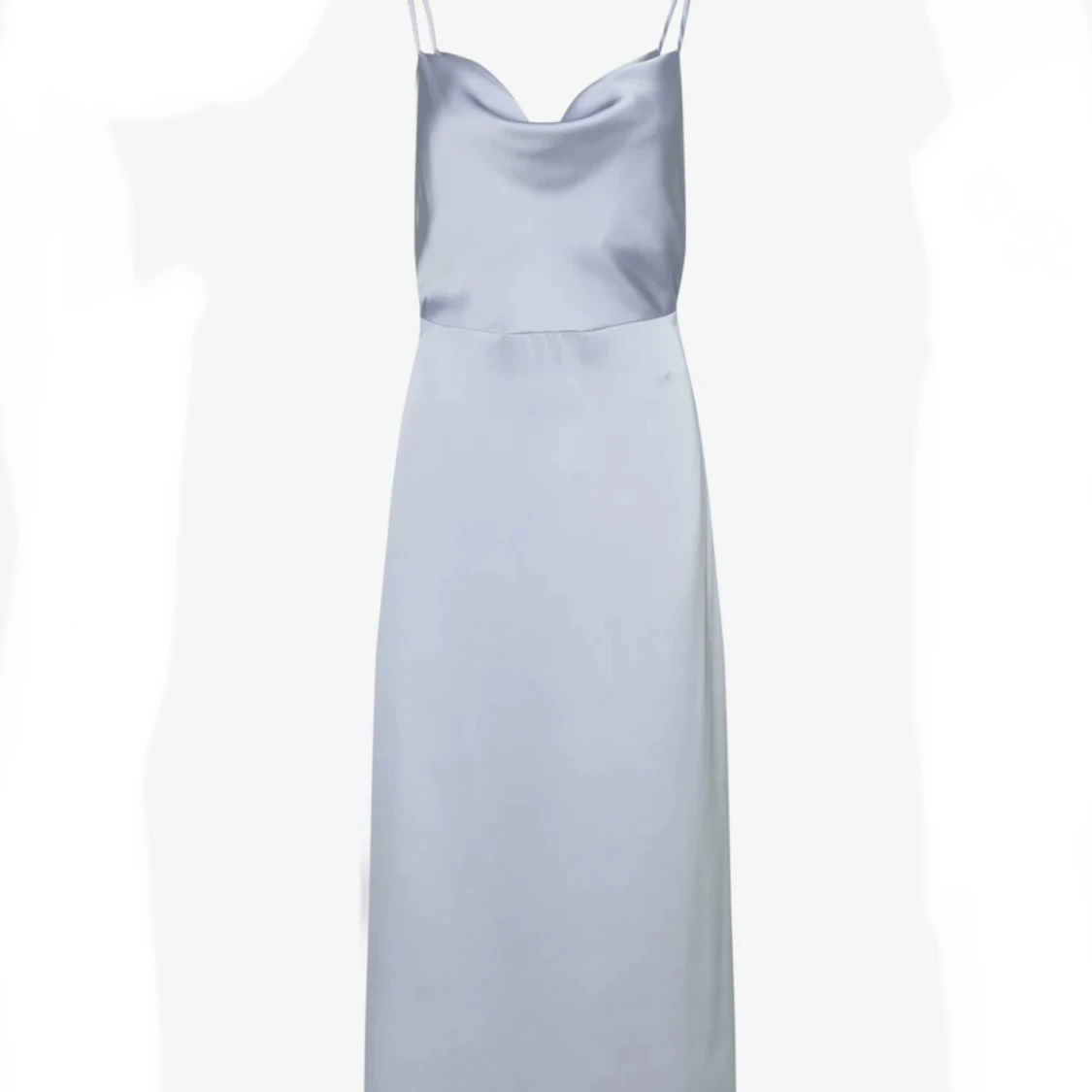 Ljusblå sidenklänning