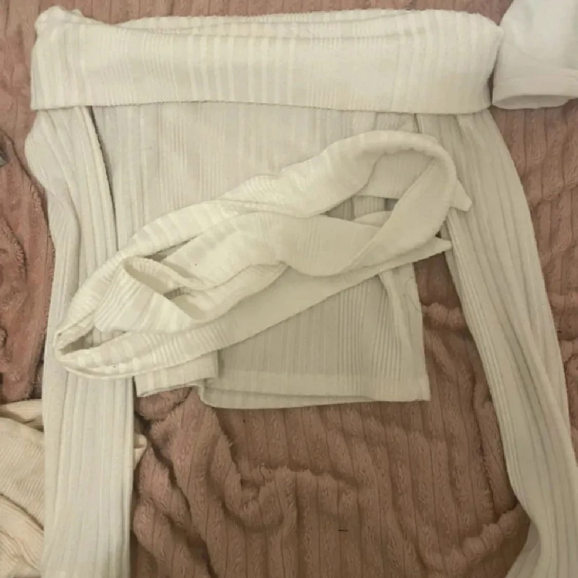 Vit ribbad offshoulder topp