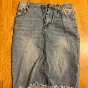 Jeanskjol från Shein - Jeanskjol från Shein, storlek L. Endast testad! 