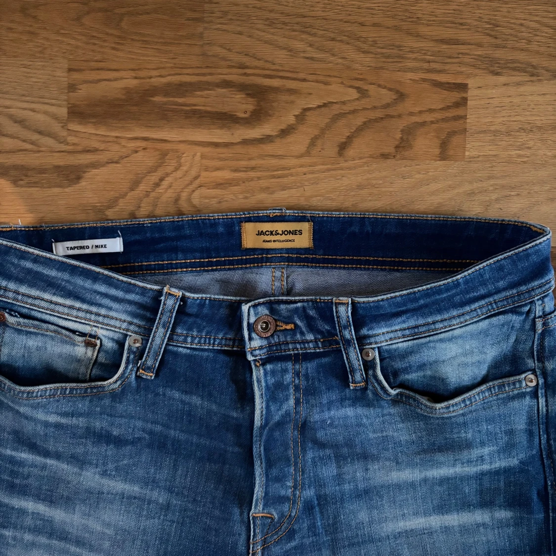 Blå jeans från Jack & Jones - 1