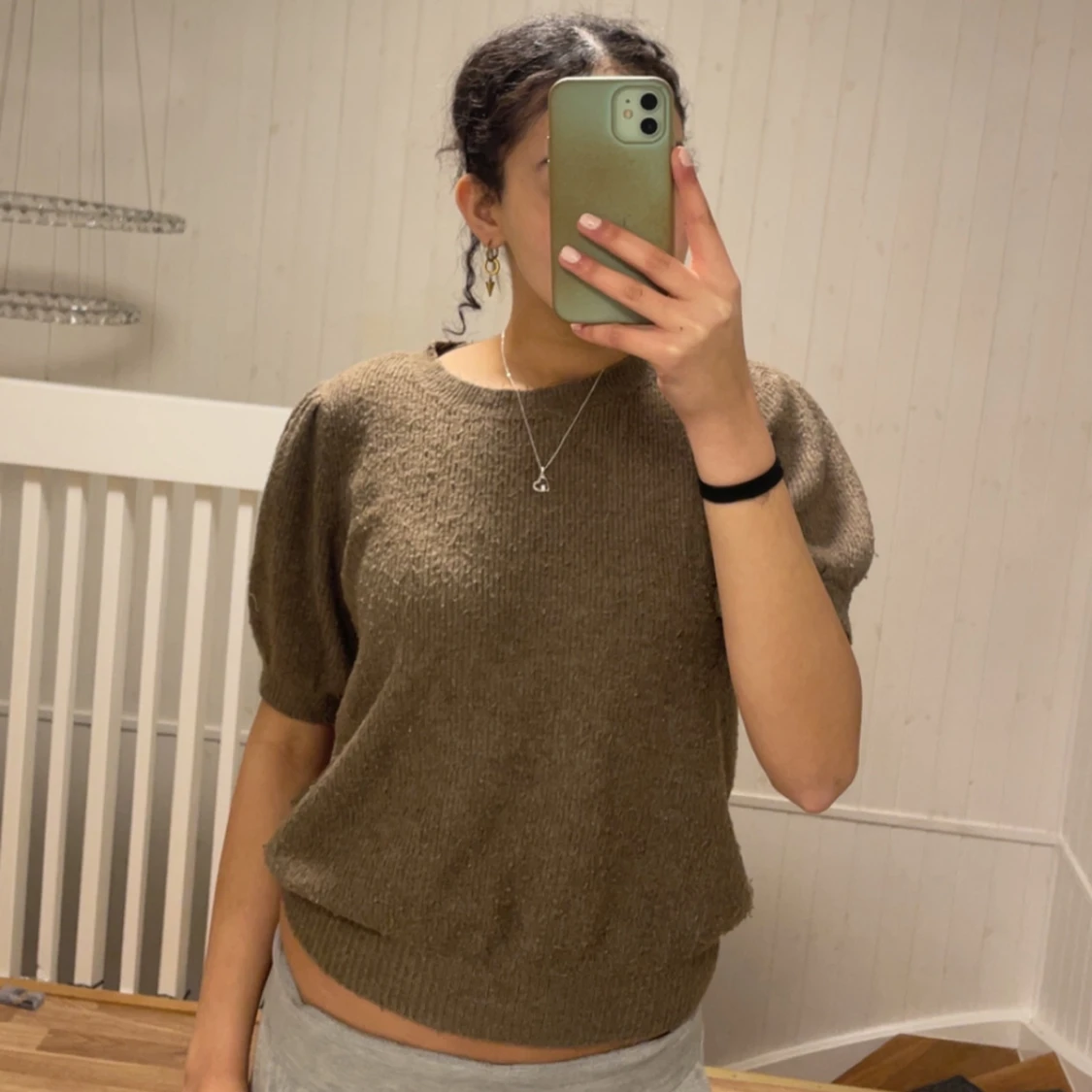 Brun stickad tröja - 1