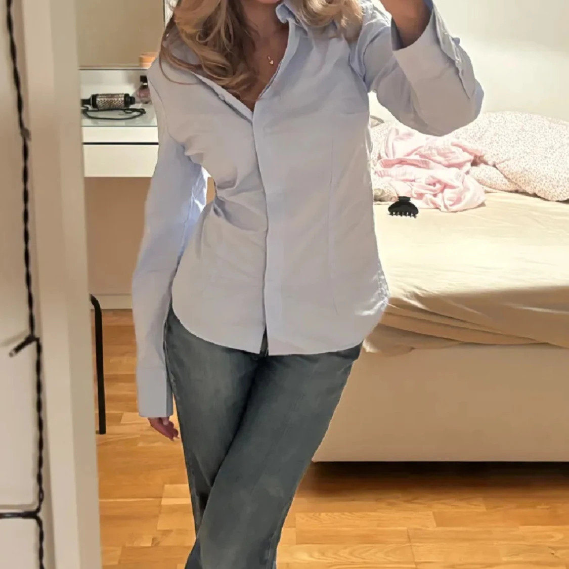 Ljusblå skjorta - 4