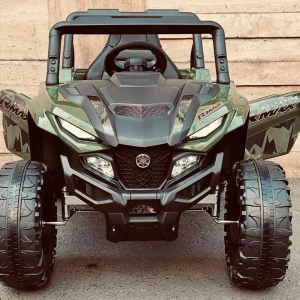 Elbil för barn 12V oöppnat - Den bästa födelsedagspresenten till din lilla chaufför.  Oöppnat häftig elbil för barn med en detaljrik design. Perfekt för fartfyllda äventyr. - Topphastighet: 6 km/h. - Fjärrkontroll. ingår. - Lampor fram . - Med musik. - Motor: 2x12V/35W. - Växlar: Två för att köra framåt och en för att backa. - Tre hastigheter (varje växel med LED-ljus). - Ljudeffekter. - plastdäck med Gummi i mitten. - Maxvikt: 30 kg. - Rekommenderad ålder: Från 3 år. - Plast, , stål. Kan ej skicka. Hämta på plats , Sundsva