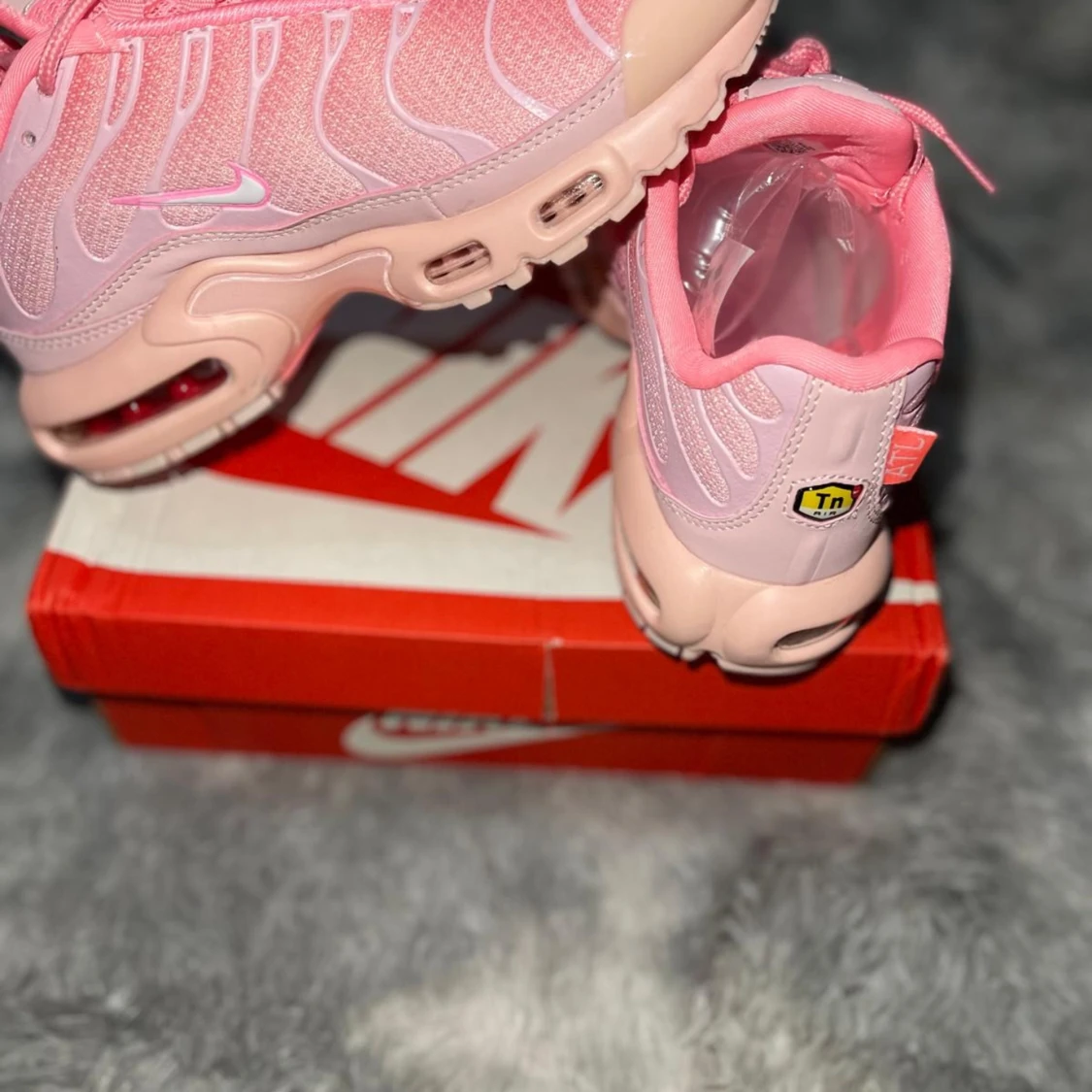 Rosa Nike sneakers - 1